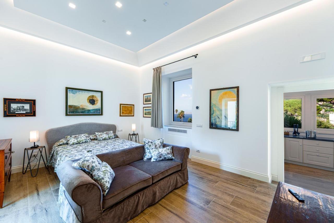 Mary'S Guest House Вико Екуензе Екстериор снимка